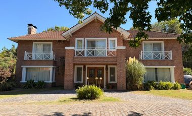 ALQUILER CASA AMOBLADA  (PREMIUM)  4 AMB C/PILETA