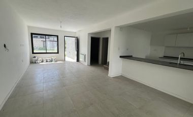 DUPLEX EN VENTA 3 DORM B°GOLF V.NUEVA 1° CATEGORIA