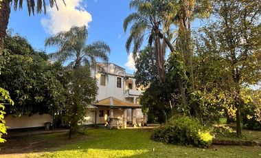 SE ALQUILA CASONA  CON  VISTA AL  RIO, ZONA NORTE