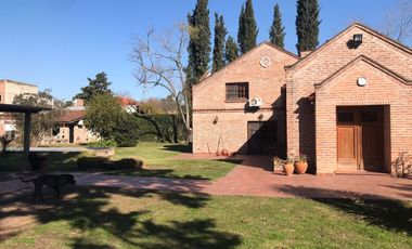 CASA 4 AMBIENTES VENTA VILLA DE MAYO PILETA 2000m2