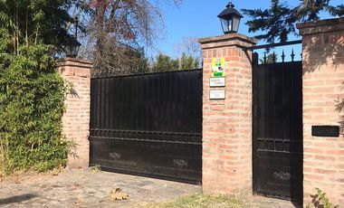 CASA 4 AMBIENTES VENTA VILLA DE MAYO PILETA 2000m2