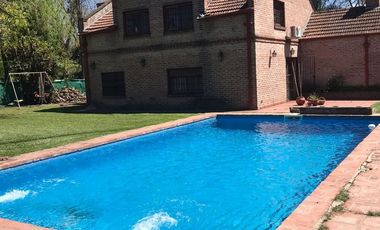 CASA 4 AMBIENTES VENTA VILLA DE MAYO PILETA 2000m2