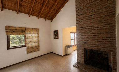 CASA 4 AMBIENTES VENTA VILLA DE MAYO PILETA 2000m2