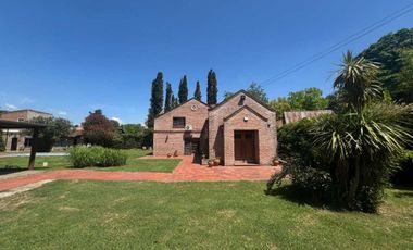 CASA 4 AMBIENTES VENTA VILLA DE MAYO PILETA 2000m2