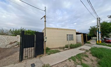CASA DE 3 HABITACIONES. BARRIO OBRERO, RAWSON