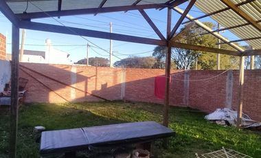 CASA 3 AMBIENTE VENTA BARRIO SANTA ANA GLEW