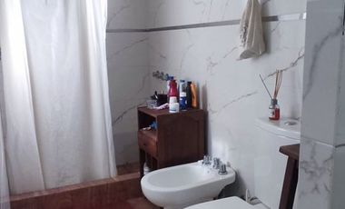 CASA 3 AMBIENTE VENTA BARRIO SANTA ANA GLEW