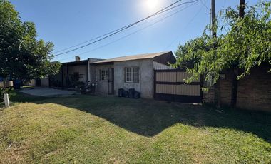 Casa mas complejo de 3 dptos. a terminar
