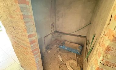 Casa mas complejo de 3 dptos. a terminar