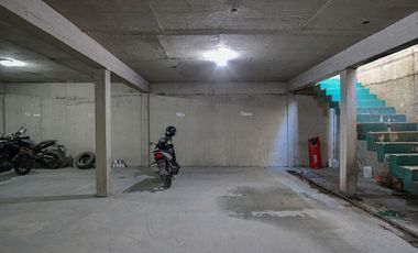 COCHERA CUBIERTA EN VENTA LA PLATA