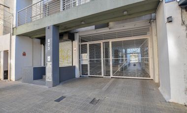 COCHERA CUBIERTA EN VENTA LA PLATA
