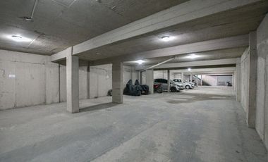 COCHERA CUBIERTA EN VENTA LA PLATA