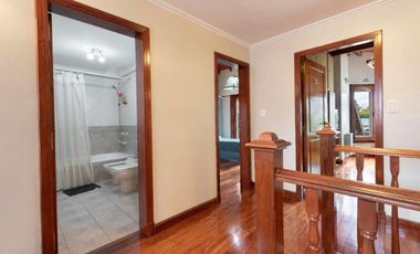 VENTA CASA QUILMES OESTE 3 PLANTAS 5 ambientes