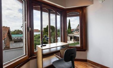 VENTA CASA QUILMES OESTE 3 PLANTAS 5 ambientes