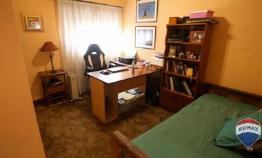 CASA 7 AMB EN VENTA MONTE GRANDE IDEAL DOS FAMILIA