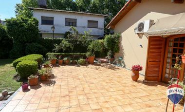 CASA 7 AMB EN VENTA MONTE GRANDE IDEAL DOS FAMILIA