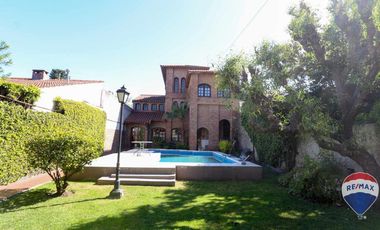 CASA 7 AMB EN VENTA MONTE GRANDE IDEAL DOS FAMILIA