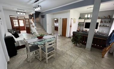 CASA 6 AMB. C/QUINCHO, PARRILLA, PILETA - B. VISTA