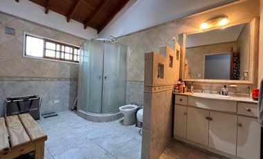 CASA 6 AMB. C/QUINCHO, PARRILLA, PILETA - B. VISTA