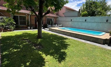 CASA 6 AMB. C/QUINCHO, PARRILLA, PILETA - B. VISTA