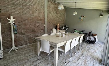 CASA 6 AMB. C/QUINCHO, PARRILLA, PILETA - B. VISTA