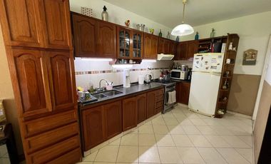 CASA 6 AMB. C/QUINCHO, PARRILLA, PILETA - B. VISTA