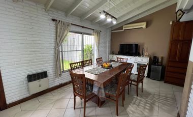 CASA 6 AMB. C/QUINCHO, PARRILLA, PILETA - B. VISTA