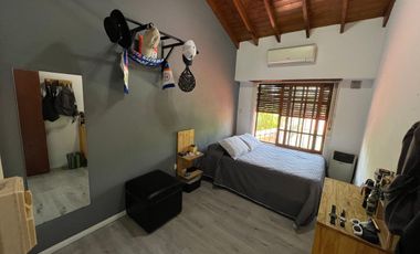 CASA 6 AMB. C/QUINCHO, PARRILLA, PILETA - B. VISTA