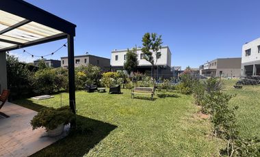 Venta Dúplex - 5 ambientes en Barrio El Aljibe - Manzanares