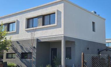 Venta Dúplex - 5 ambientes en Barrio El Aljibe - Manzanares