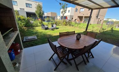 Venta Dúplex - 5 ambientes en Barrio El Aljibe - Manzanares