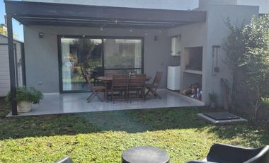 Venta Dúplex - 5 ambientes en Barrio El Aljibe - Manzanares