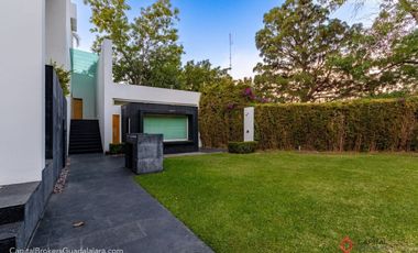 Casa en Venta con Alberca Fracc Las Palmas Zona Andares Puerta de Hierro Zapopan