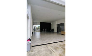 Vendo Apartamento 5to piso en Palmetun park