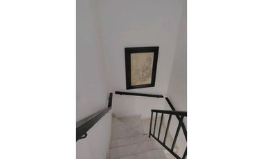 Casa 3 pisos Esquinera + apartamento independiente
