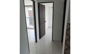 Casa 3 pisos Esquinera + apartamento independiente