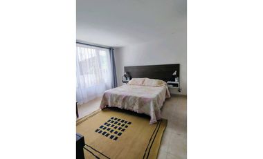 Casa 3 pisos Esquinera + apartamento independiente