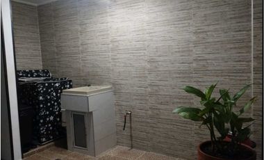 Casa 3 pisos Esquinera + apartamento independiente