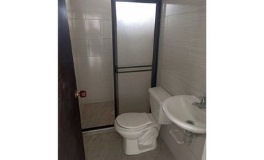 Casa 3 pisos Esquinera + apartamento independiente