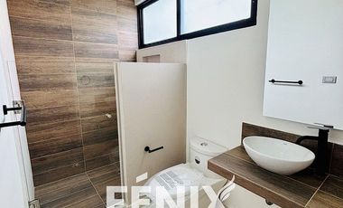 Casa en venta en Fracc. Paseo Real – Amplio Jardín con asador, acabados premium