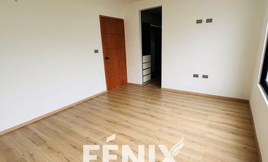 Casa en venta en Fracc. Paseo Real – Amplio Jardín con asador, acabados premium