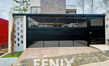 Casa en venta en Fracc. Paseo Real – Amplio Jardín con asador, acabados premium