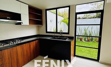 Casa en venta en Fracc. Paseo Real – Amplio Jardín con asador, acabados premium