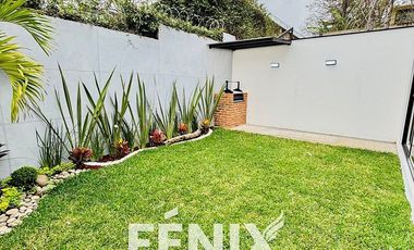 Casa en venta en Fracc. Paseo Real – Amplio Jardín con asador, acabados premium