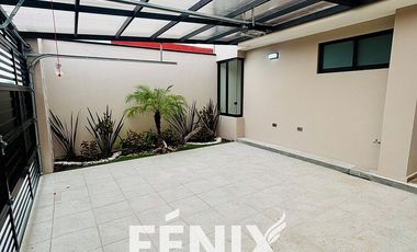 Casa en venta en Fracc. Paseo Real – Amplio Jardín con asador, acabados premium
