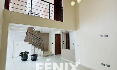 Casa en venta en Fracc. Paseo Real – Amplio Jardín con asador, acabados premium