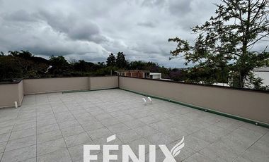 Casa en venta en Fracc. Paseo Real – Amplio Jardín con asador, acabados premium