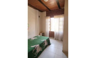 Vendo Casa 2 pisos apartamento + dos locales