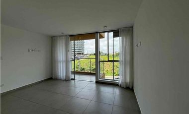 SE ARRIENDA APARTAMENTO EN LA AVENIDA CENTENARIO