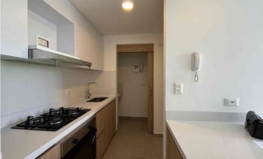 SE ARRIENDA APARTAMENTO EN LA AVENIDA CENTENARIO